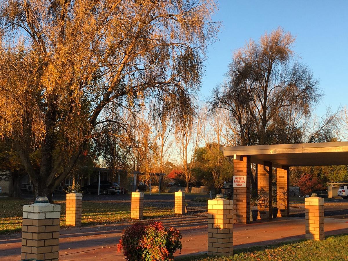 Guyra Motor Inn Extérieur photo